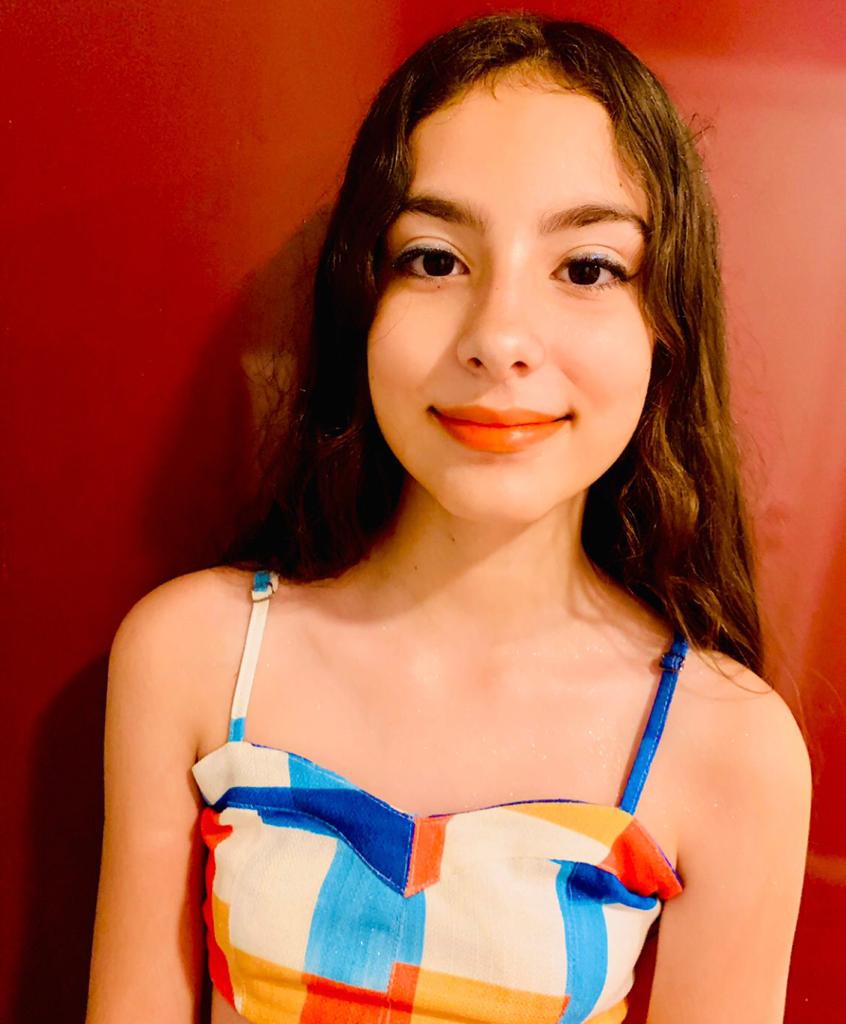 Isadora Ferrari Caetano